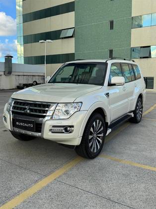 MITSUBISHI PAJERO 3.2 HPE 4X4 7 LUGARES 16V TURBO INTERCOOLER DIESEL 4P AUTOMÁTICO MITSUBISHI PAJERO 3.2 HPE 4X4 7 LUGARES 16V TURBO INTERCOOLER DIESEL 4P AUTOMÁTICO